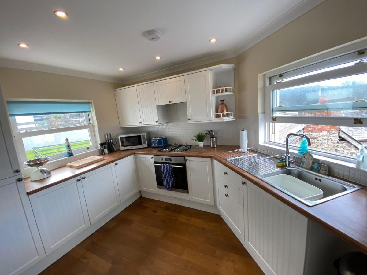 Extended Fishermans With Stunning Sea Views Holiday home *