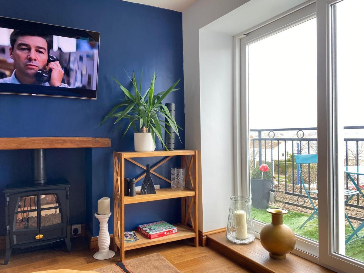 Extended Fishermans With Stunning Sea Views *